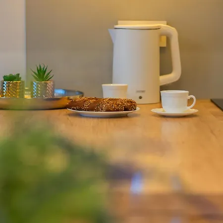 2 Bedroom Beautiful Surroundings Miedzyborska Street By Renters Apartmán *