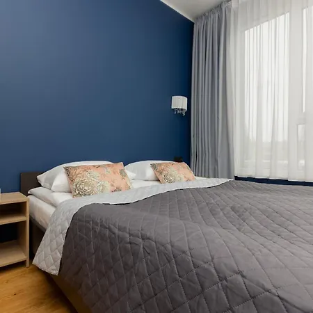 2 Bedroom Beautiful Surroundings Miedzyborska Street By Renters Apartmán Varšava