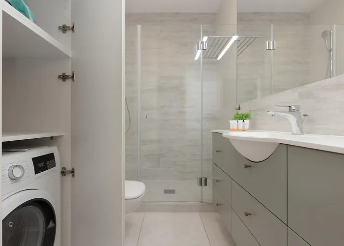 2 Bedroom Beautiful Surroundings Miedzyborska Street By Renters Apartment Warschau